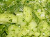 سلطة الخس الروماني مع صلصة الكزبرة