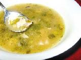 شوربة مرق الدجاج مع البصل