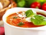 حساء الطماطم والريحان