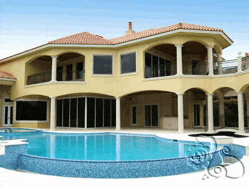 واجهة لفيلا مع حوض السباحة