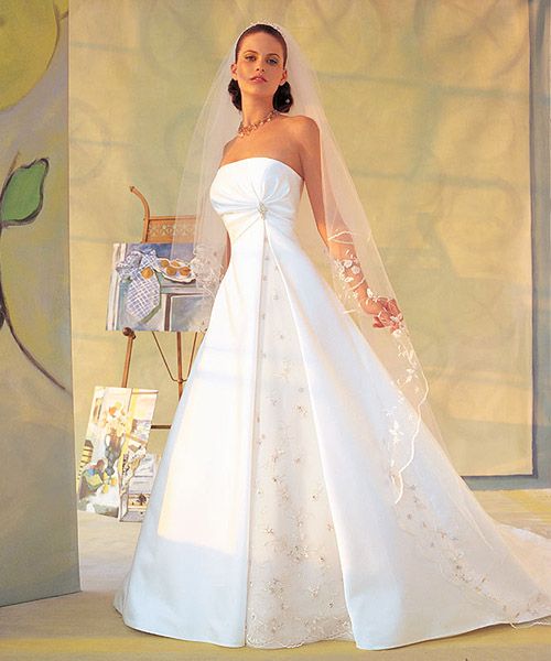 wedding dresses for short girls