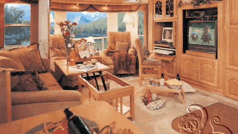 غرفة المعيشة بالديكور الخشبي