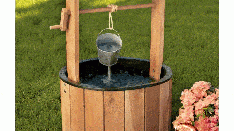 نافورة مائية على شكل بئر