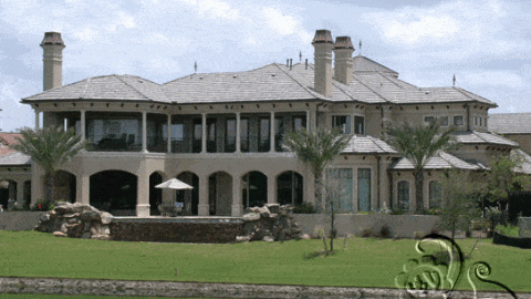 من الفلل الفخمة والكبيرة