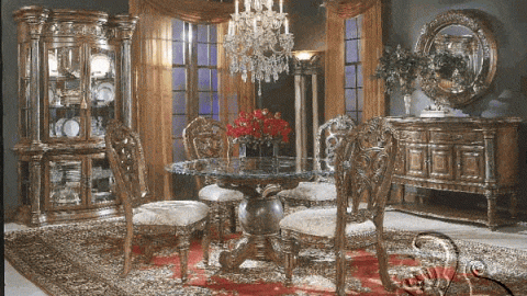 غرفة طعام من الخشب والزجاج