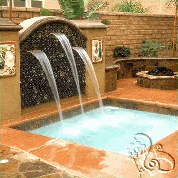 شلال مائي خارجي