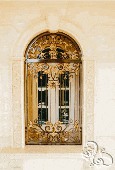 ديكور معدني مزخرف للنوافذ