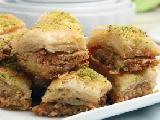البقلاوة المحشية بالكاجو والصنوبر