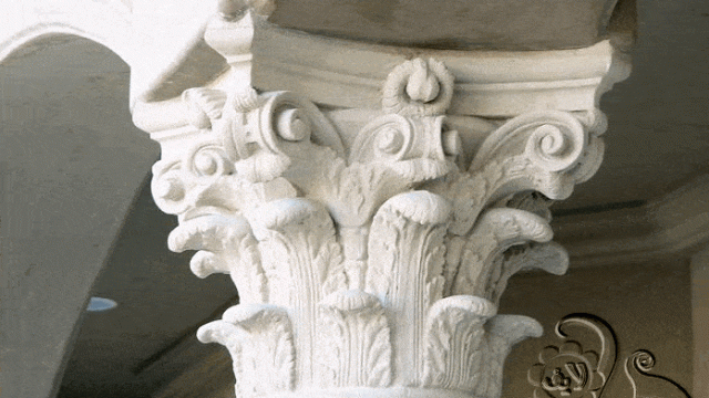 الاعمدة الحجرية والنحت على الطريقة الرومانية