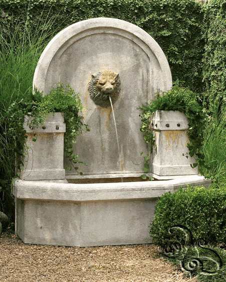 نافورة مائية