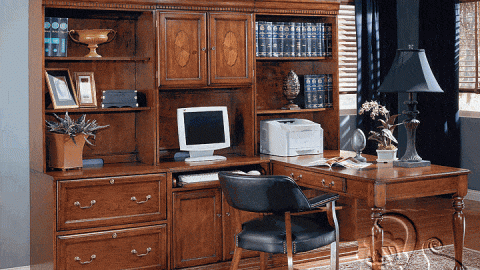 مكتب خشبي