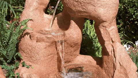 شلال مائي رائع خارجي