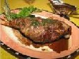 خروف محشي بالأرز واللحمة والمكسرات