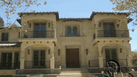 فيلا بواجهة حجرية