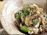 سلطة الفطر والجوز