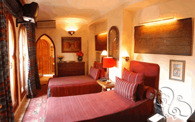 غرفة نوم بديكور مغربي