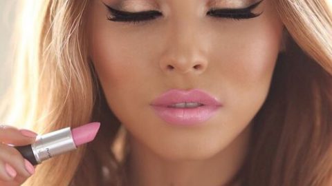 مكياج عيون القطة مع ظلال ميتاليك واحمر شفاه وردي 2015