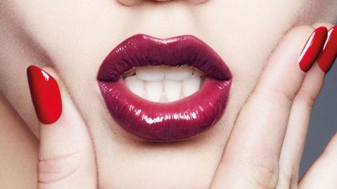 حيل مكياج للحصول على شفاه دائرية كبيرة
