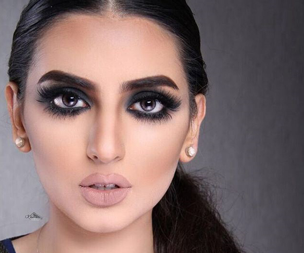 مكياج عيون دخاني بالظلال الخضراء من معصومة هاشم