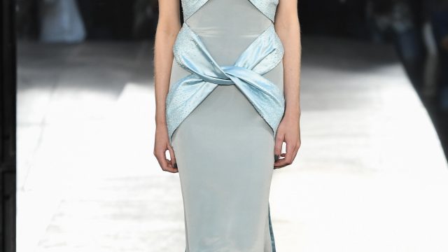 فستان سماوي من Alexis Mabille هوت كوتور خريف 2016