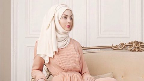 طرق جذابة لارتداء الحجاب الغير مطبوع