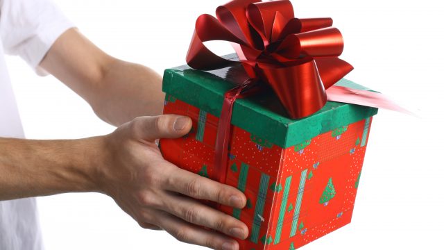 لا تشكر من أعطاك هدية