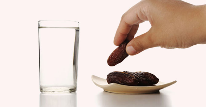 3 تمرات يحتاجها مريض السكر يوميًا في رمضان