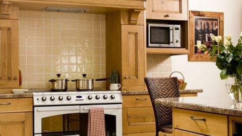 المطبخ الخشبي هو الأختيار الأفضل لمطبخك