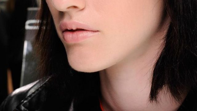 موضة المكياج الطبيعي المضيء صيف 2015