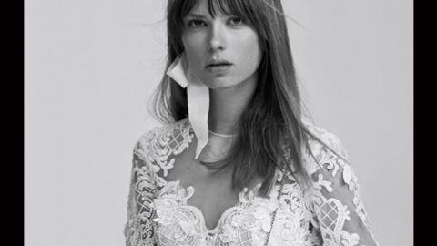 باندانا بيضاء من elie saab لعروس ربيع 2017
