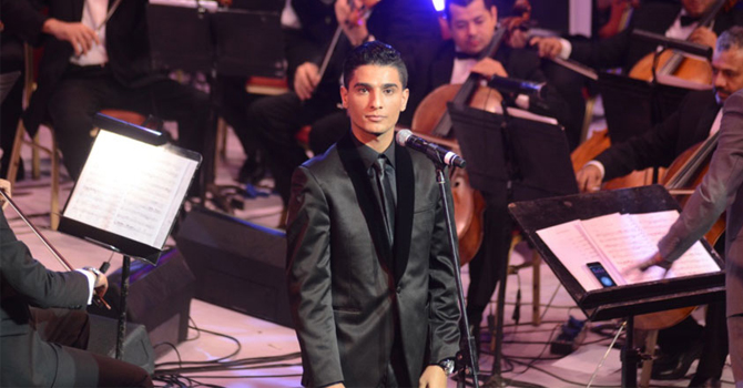 الجمهور الفلسطيني يدعم محمد عساف في القاهرة