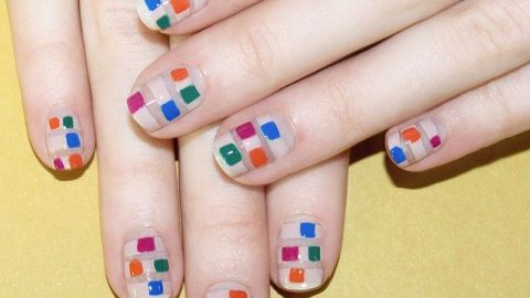 موضة nail art بالطلاء الملون صيف 2015