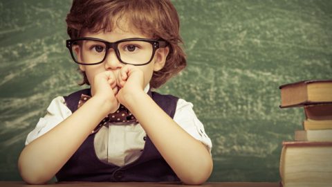 كيف تتغلبي على توتر طفلك في بداية العام الدراسي؟
