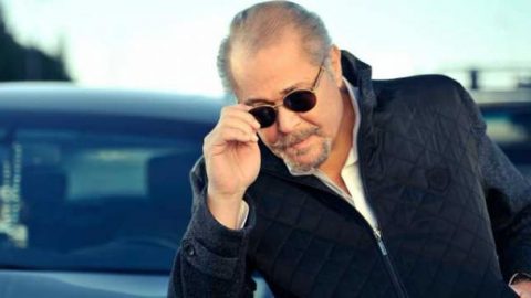 بالفيديو: سر ارتداء محمود عبد العزيز النظارة السوداء