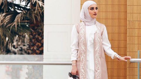 دلال الدوب ترتدي الفيست الملائم لقوام التفاحة