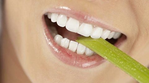 3 طرق للتخلص من رائحة الفم