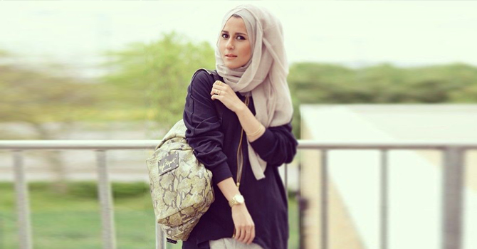 3 طرق سريعة لأرتداء الحجاب في الجامعة