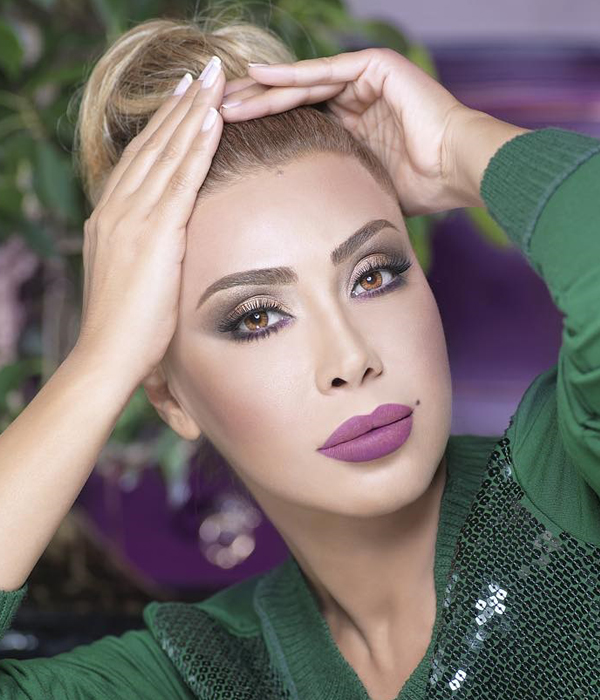 النجمة نوال الزغبي بمكياج أرجواني من توقيع ألاء دشتي