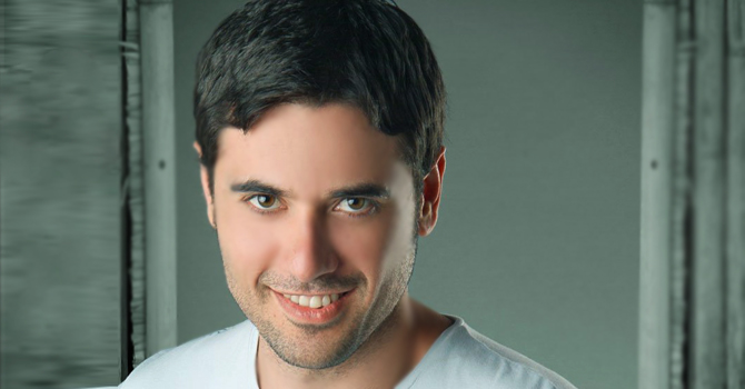 أحمد عز يخرج عن صمته ويُكذب خبر الزواج