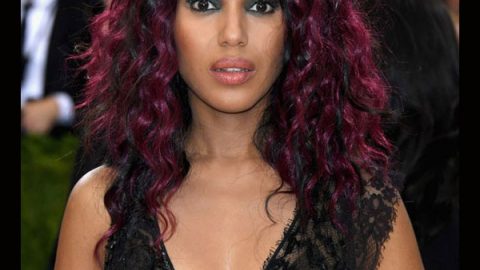 kerry washington بشعر أرجواني مموج في حفل met gala 2016