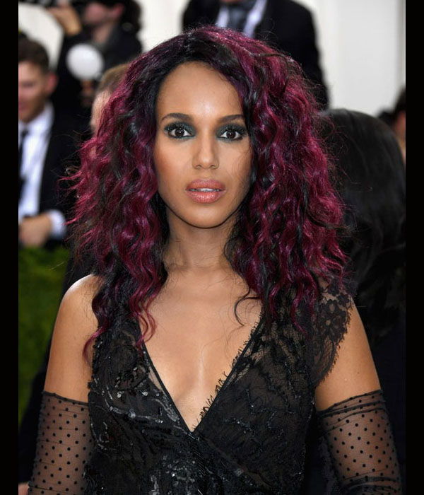 kerry washington بشعر أرجواني مموج في حفل met gala 2016