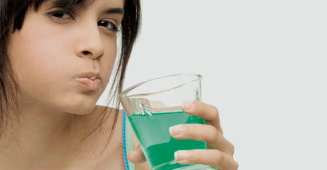 طريقة استعمال غسول الفم اليومي من ليستيرين