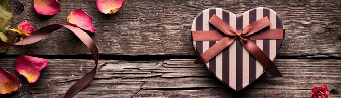 كيف تعبري عن حبك بعيد العشاق ؟