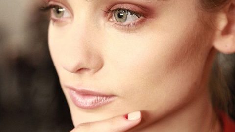 موضة الحواجب الذهبية 2015
