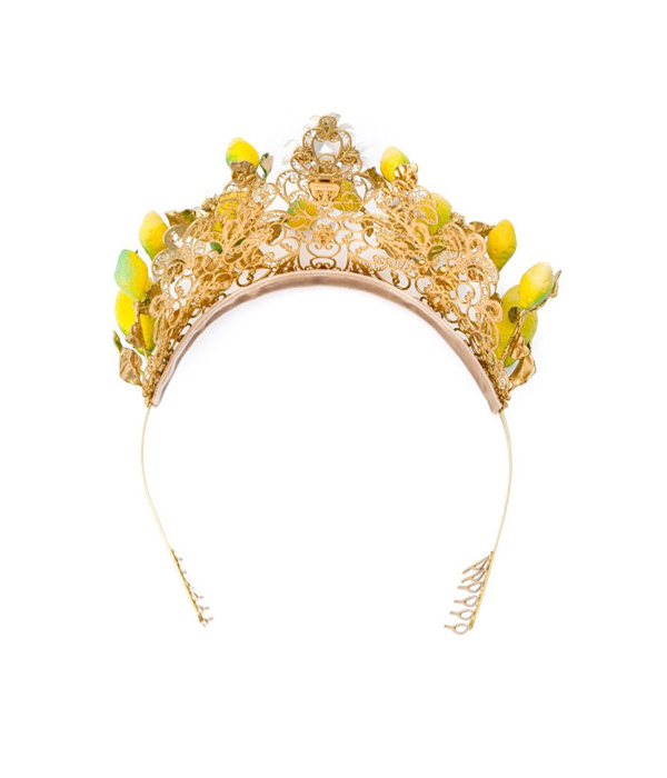 تاج مزين بالأزهار للعروس من Dolce & Gabbana