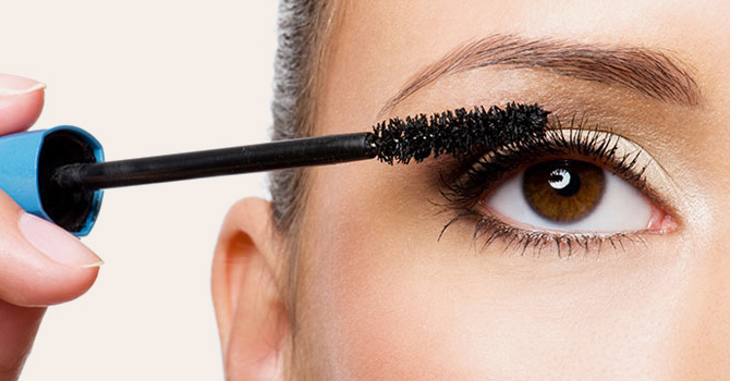 استخدامات جمالية أخرى تقدمها لكِ الماسكارا القديمة