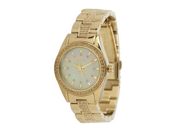 ساعات ديكني الذهبية للمرأة