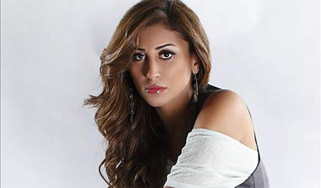 لماذا تتخفى دينا الشربيني بالنقاب ؟؟؟