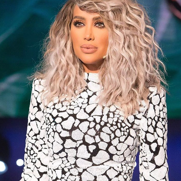 مايا دياب بصبغة الأشقر الأومبري بين الداكن والبلاتيني