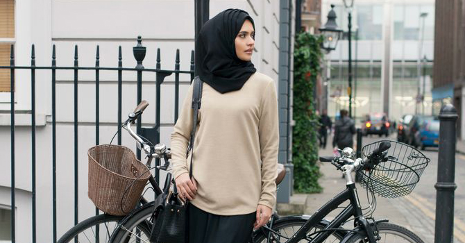 كيف ترتدي حجابكِ بالمدرسة في أقل من دقيقتين ؟